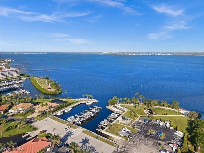 Building Photo - 14750 Laguna Dr