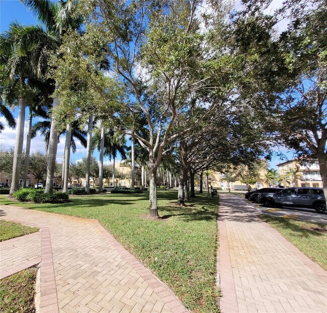 Building Photo - 863 SW 147th Ave