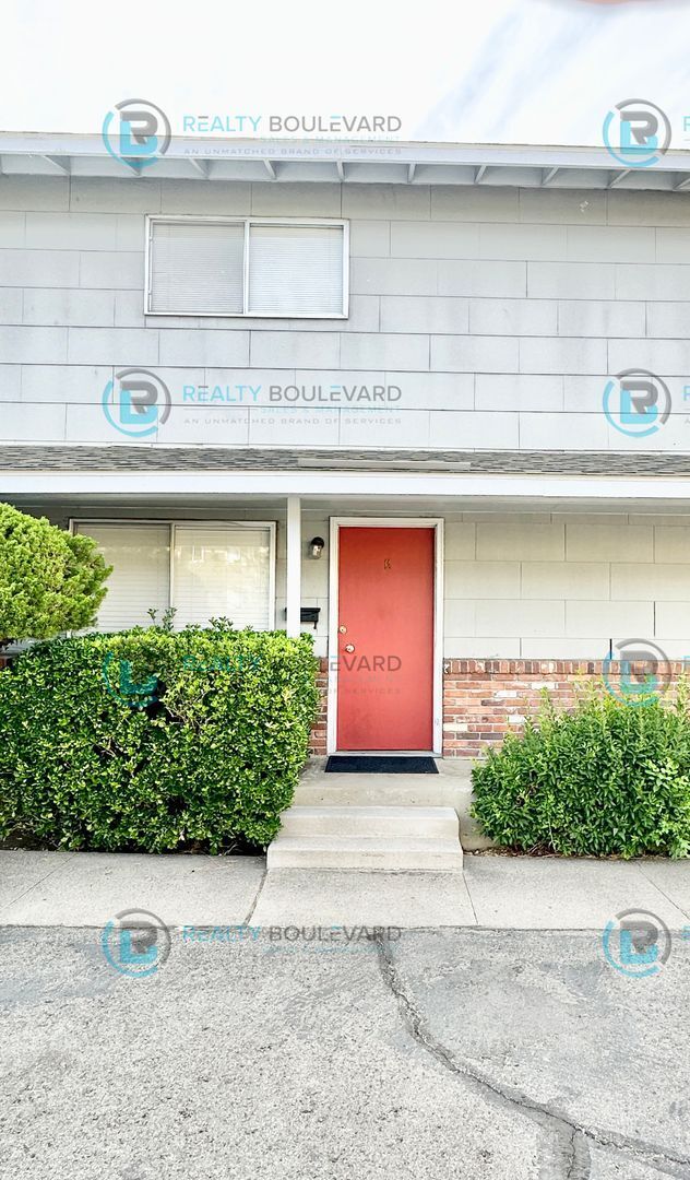 Building Photo - 1 Bedroom 1 Bath + Office next to Idlewild Park & the Truckee River