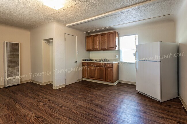 Building Photo - 161 S Lincoln Ave