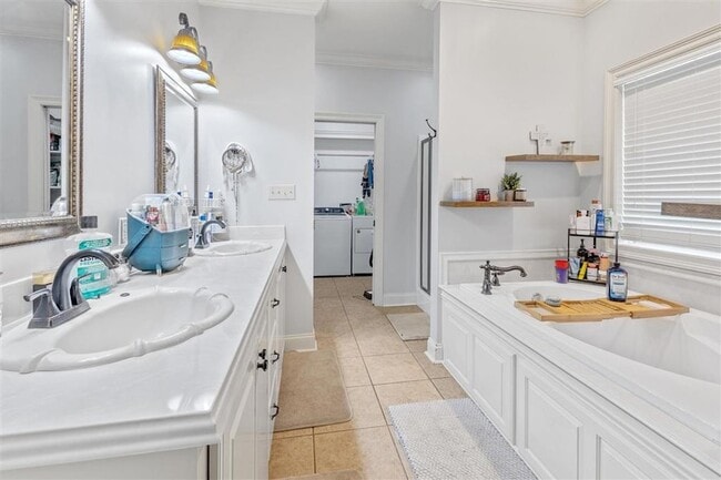 Building Photo - 4108 Linda Ln