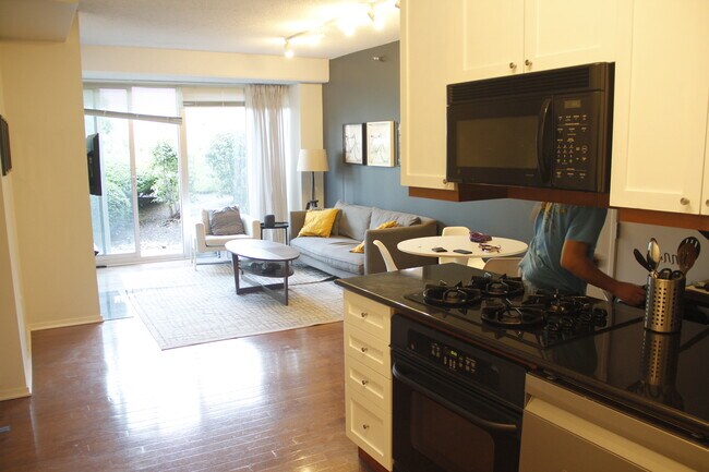 Building Photo - 1720 Maple Ave