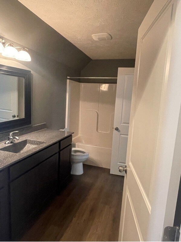 Building Photo - 2304 W George St