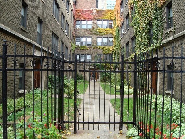 Primary Photo - Hudson Courtyard