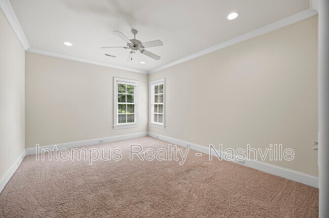 Building Photo - 7 Crooked Stick Ln
