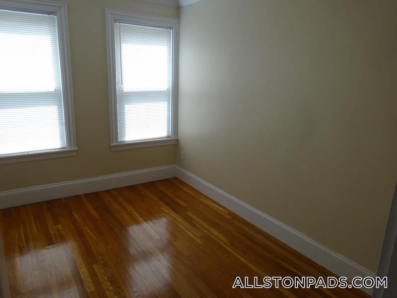 Building Photo - 57 Riverdale St