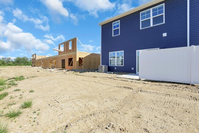 Building Photo - 6302 Marinelli Dr N