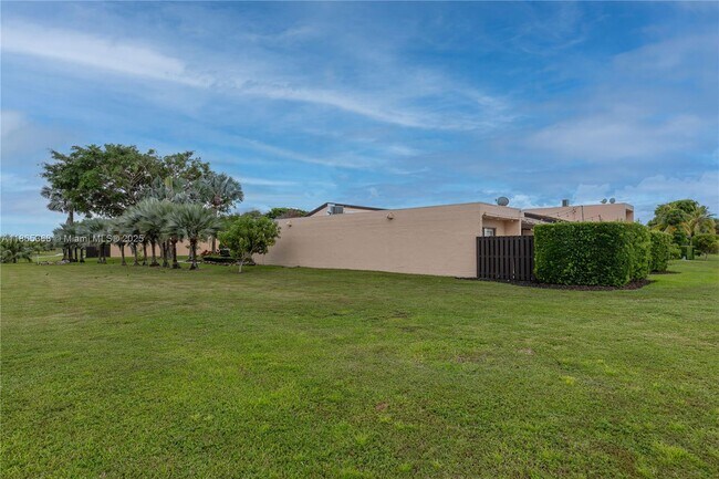 Building Photo - 7225 Coldstream Dr
