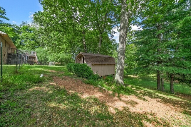 Building Photo - 114 Hickory Hill Dr