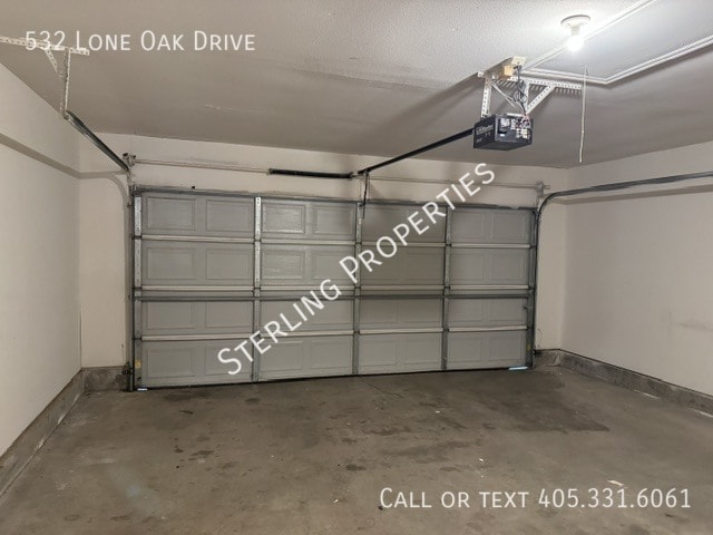 Building Photo - 532 Lone Oak Dr