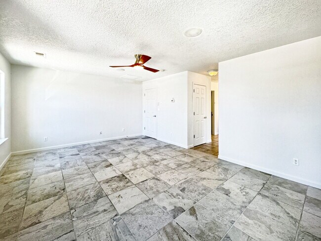 Building Photo - Wonderful 2 Story 3 BR Home in Loma Colorado
