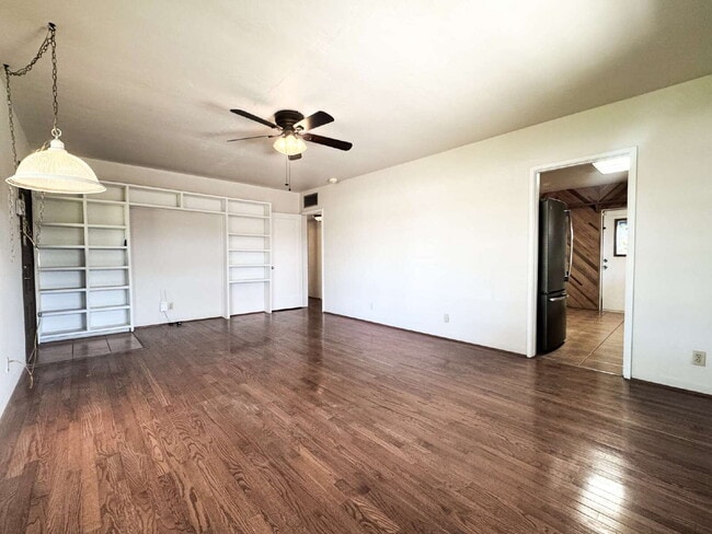 Building Photo - "Charming 3 Bedroom, 2 Bathroom Home with Spacious Living"