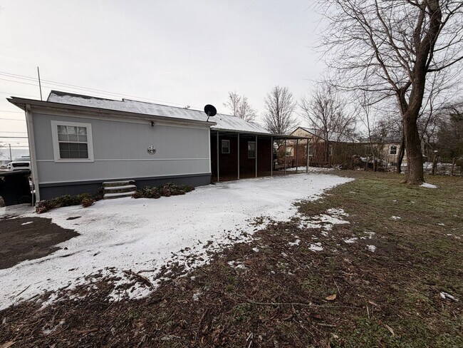 Building Photo - Charming 3 Bed 1 Bath Home Minutes From MTSU