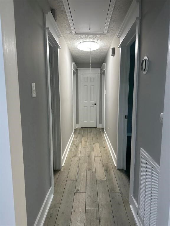 Building Photo - 228 Oak Manor Dr