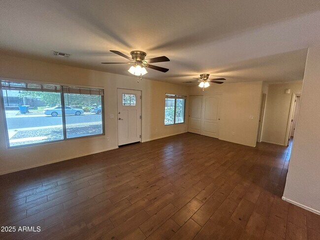Building Photo - 14017 N 38th Dr