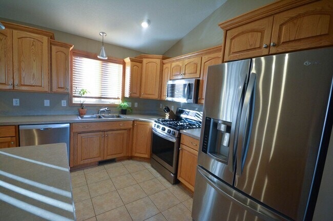 Building Photo - Incredible home in desirable Hart Farms location!