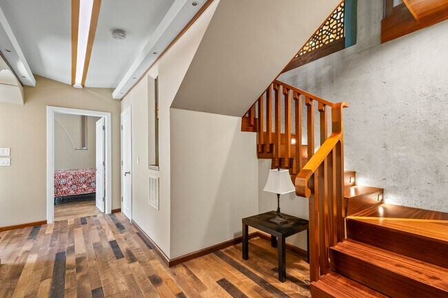 Building Photo - Private Architectural Estate Minutes from ...