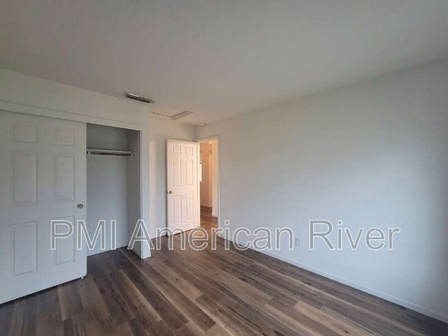 Building Photo - 8695 Misty Ct