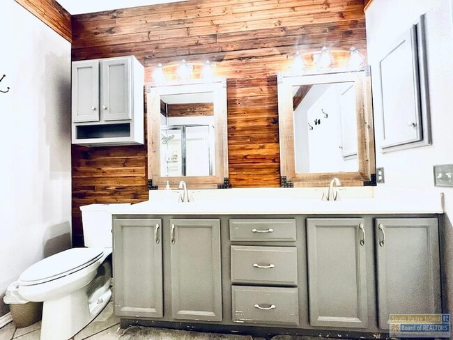 Building Photo - 1 Torrey Pines Dr