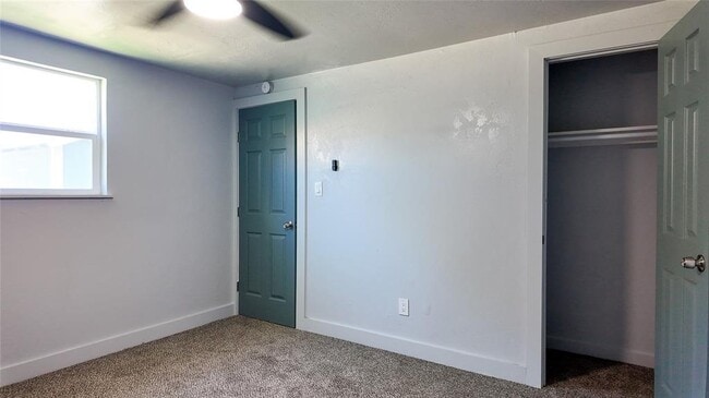 Building Photo - 5717 S Francis Ave