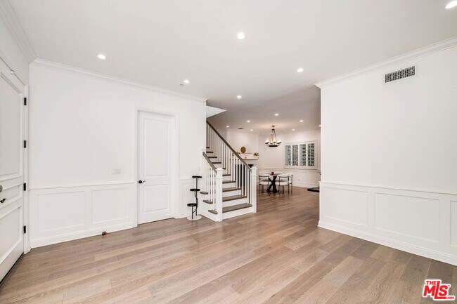 Building Photo - 4222 Woodman Ave