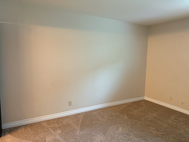 Building Photo - 20279 Green Hill Ln