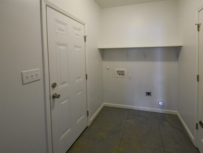 Building Photo - Built in 2019. 4 beds, 2.5 bath home with easy access to 51 and 385.