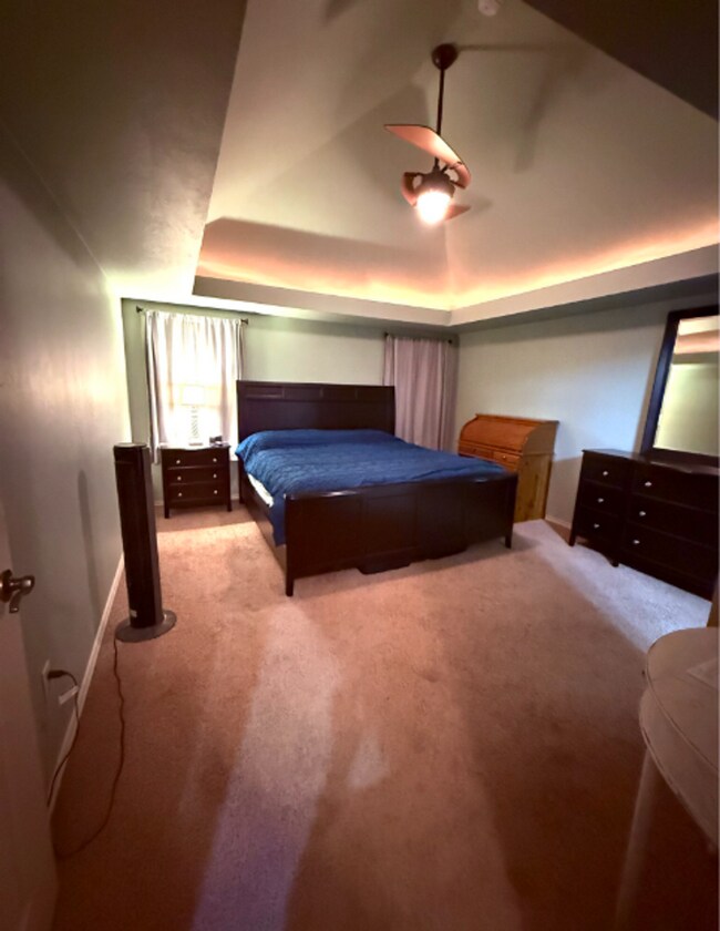 Building Photo - Spacious & Modern Home - 10 Minutes from Tinker AFB!