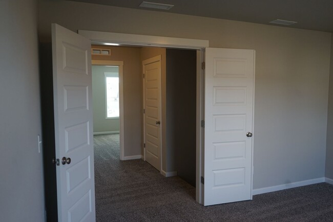 Building Photo - BRAND NEW Prairie Commons Luxury Townhome ...