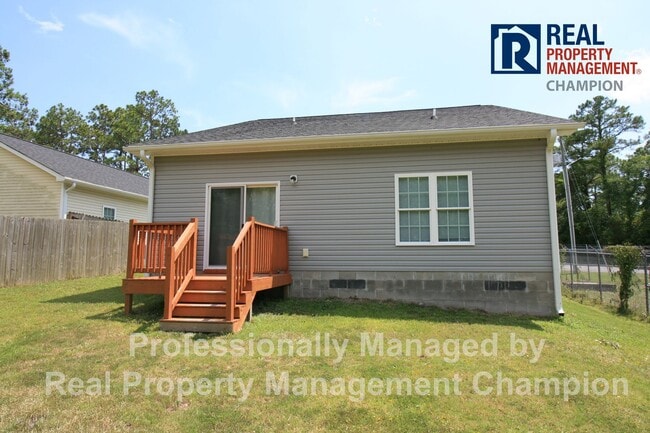 Building Photo - Charming 3 BD/2 BA with Open Floorplan and Attached Garage
