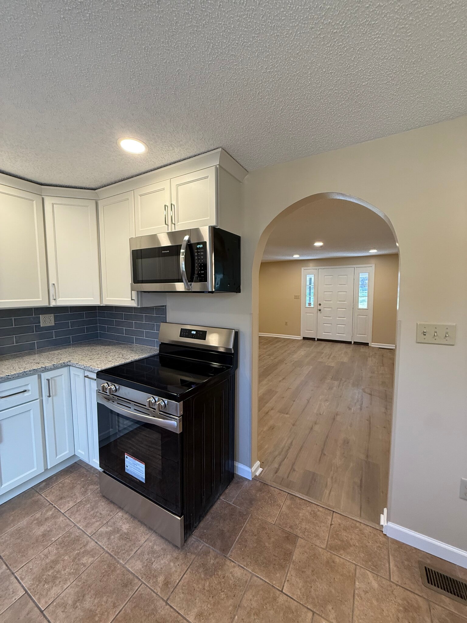 Building Photo - 10029 Westland Dr