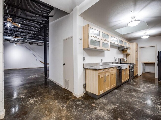 Building Photo - 1519 Beaumont St