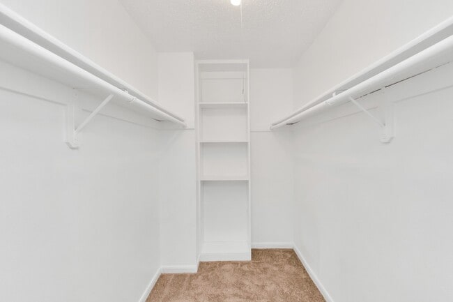 Building Photo - 15616 Weldon Dr
