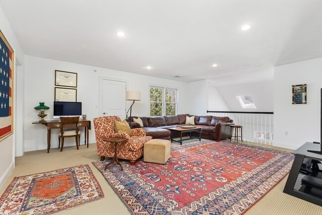 Building Photo - 239 Washington St