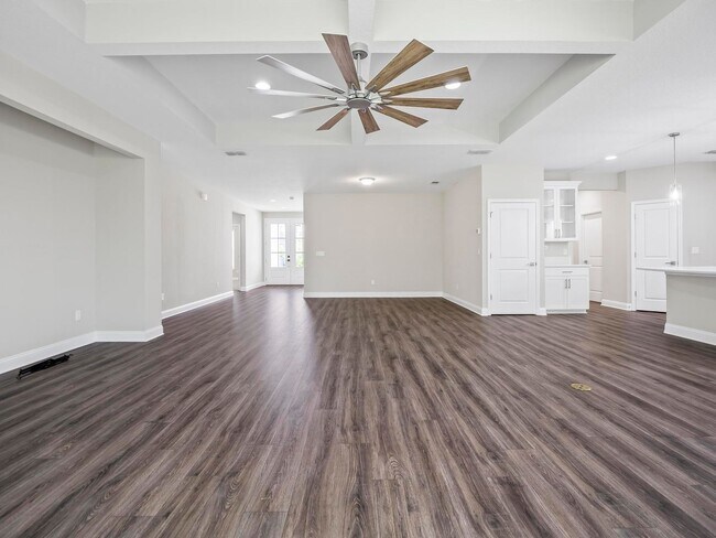 Building Photo - 4 bedroom, 3 bath home in Grand Landings G...