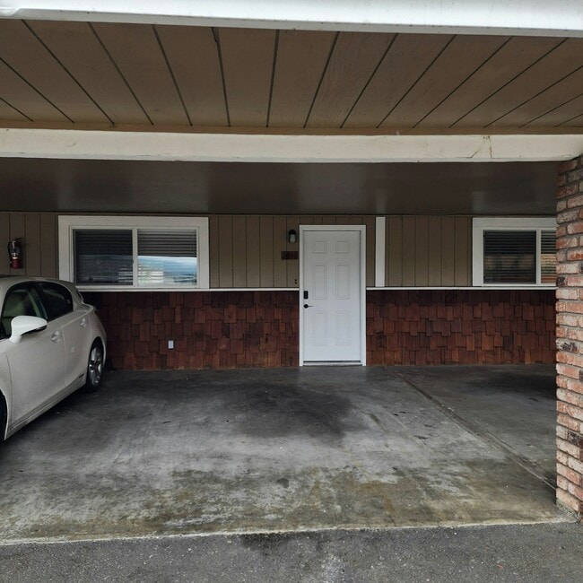 Building Photo - 3896 Rohnerville Rd