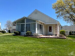 Building Photo - 333N Newport Way