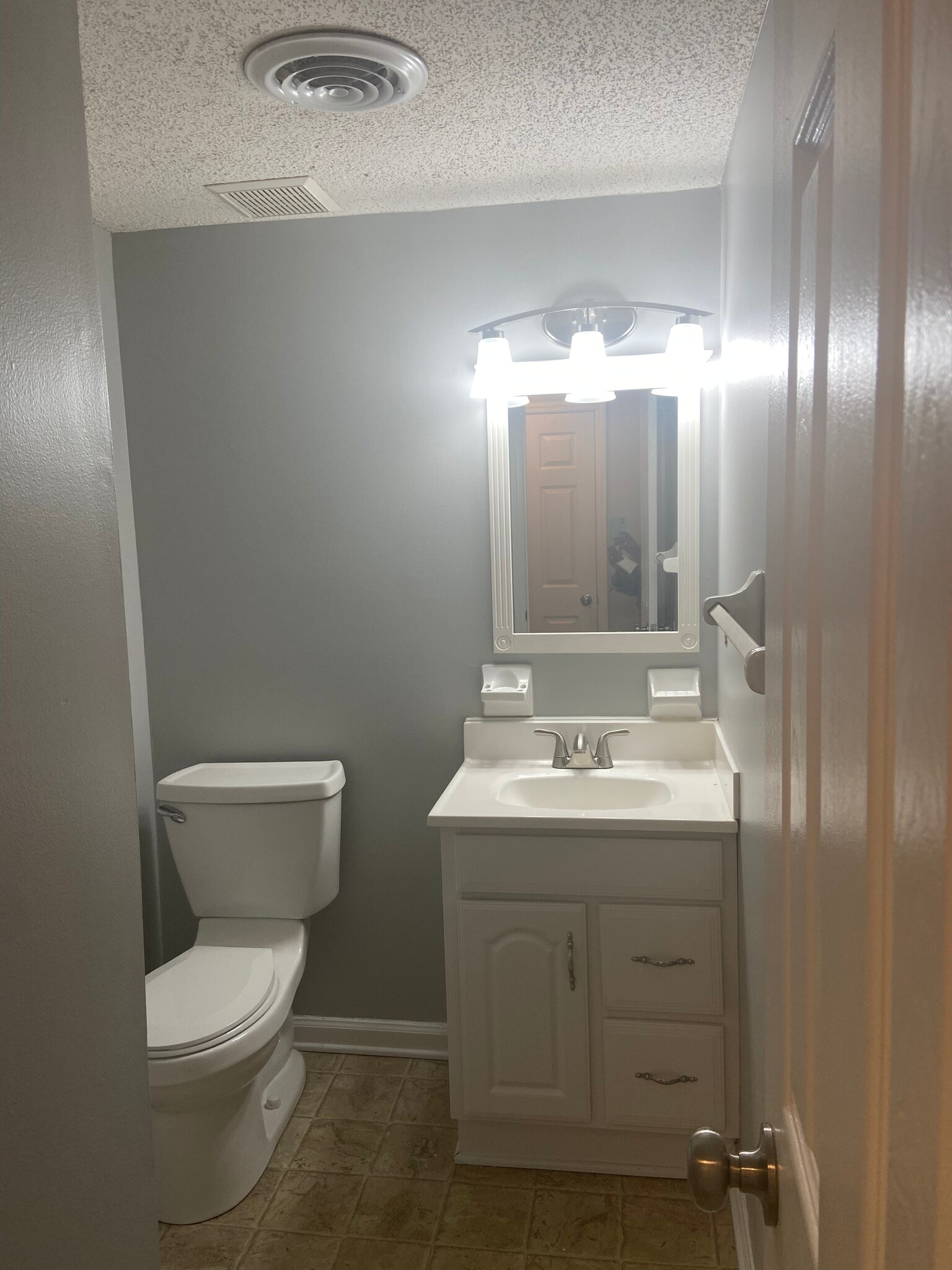 Building Photo - 104 Kimeran Ln