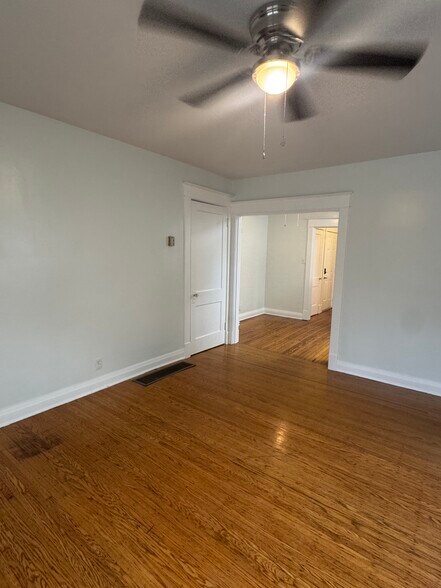 Building Photo - 1333 Castlewood Ave