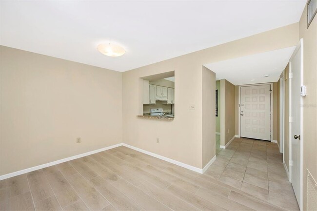 Building Photo - 5172 Lake Village Dr