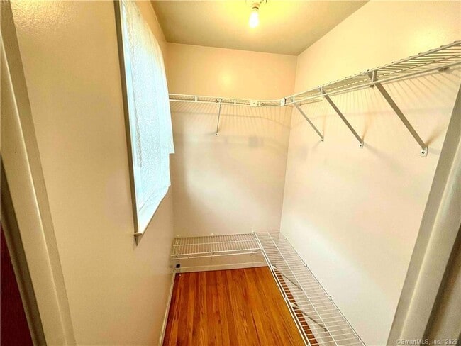 Building Photo - 81 Rosewood Dr