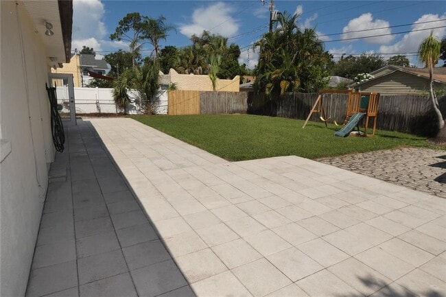 Building Photo - 4955 16th Ave N