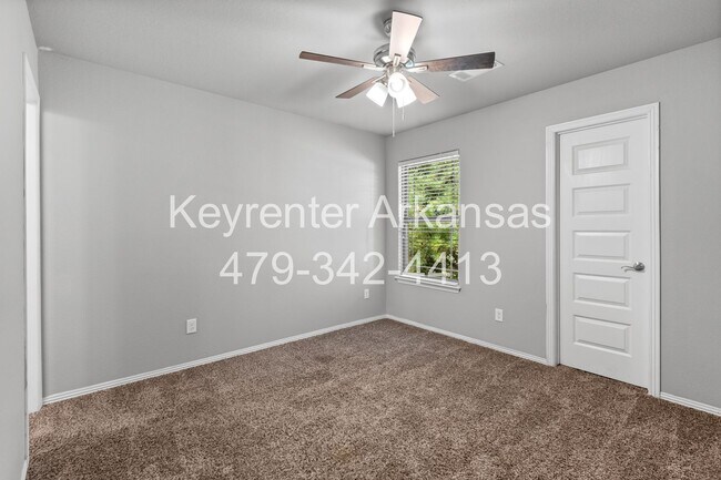 Building Photo - 1225 N Sicily Ln