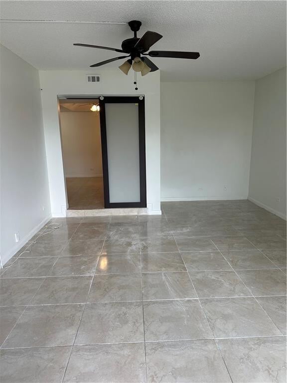 Building Photo - 3680 Inverrary Dr