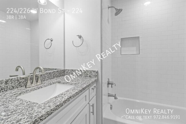 Building Photo - 224/226 W Bond St-224