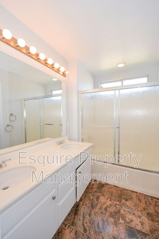 Building Photo - 690 Avenida Magdalena