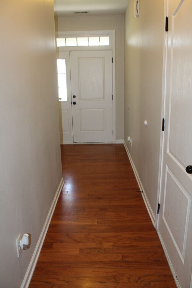 Building Photo - 107 Olde Mill Creek Dr