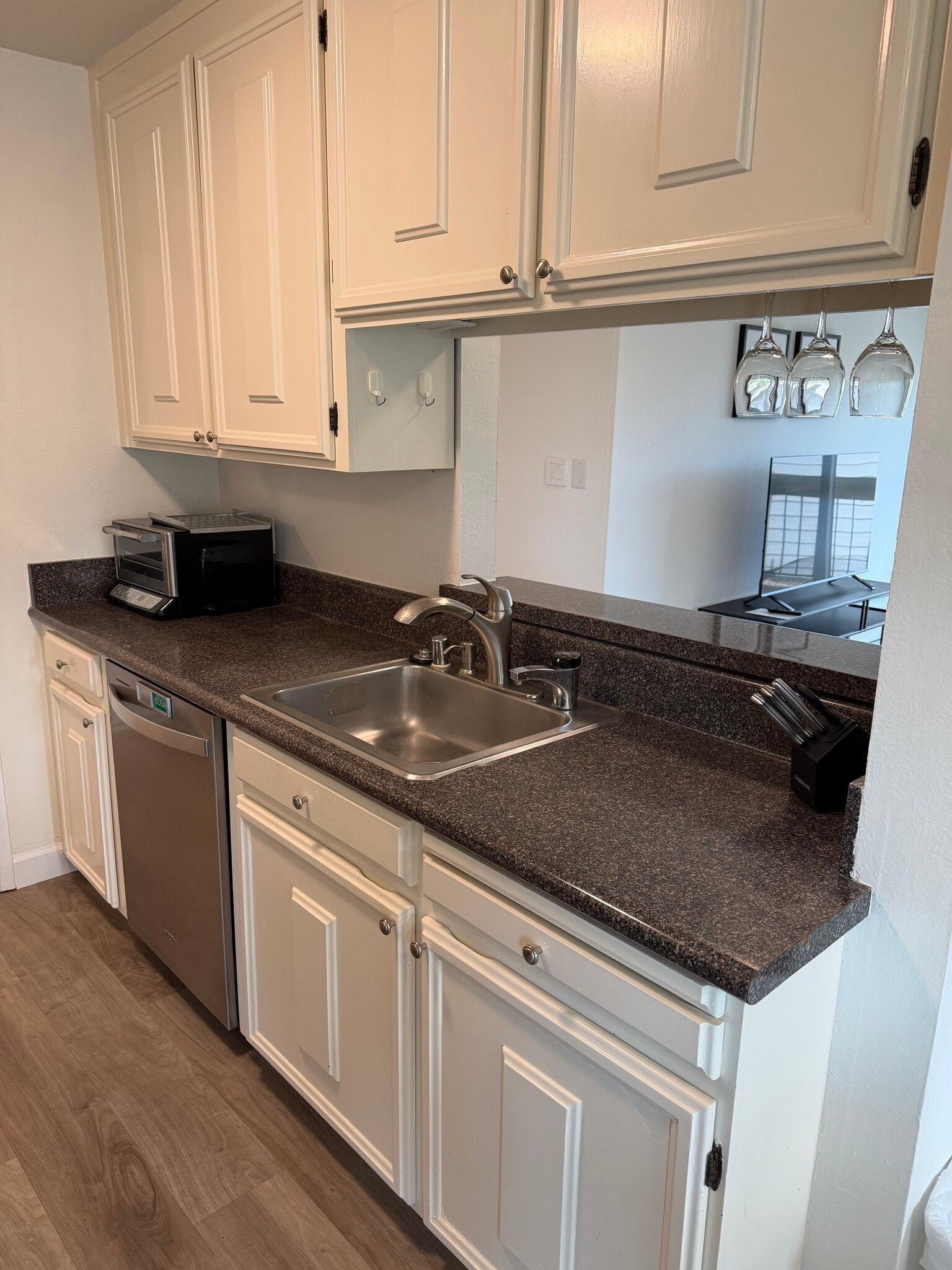 Kitchen - 828 N El Camino Real