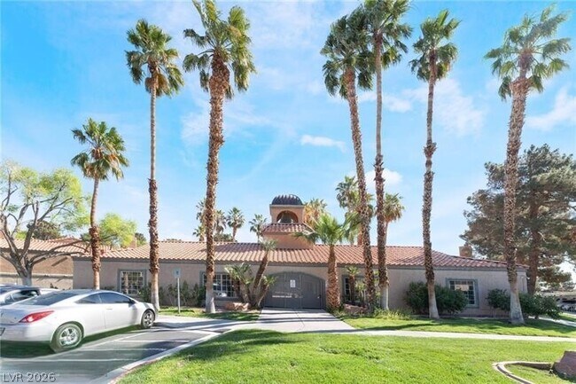 Building Photo - 221 Mission Catalina Ln