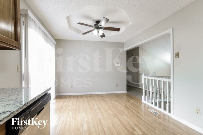 Building Photo - 517 SE Onyx Dr